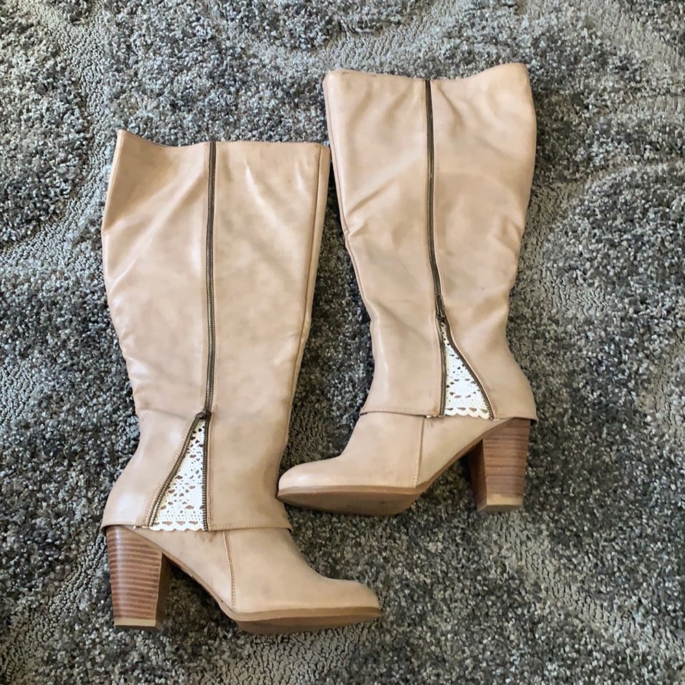 Torrid boot with crochet inset